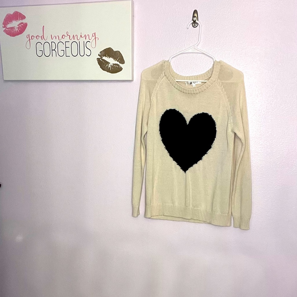 YE MAK BOHO HEART CREAM AND BLACK KNIT SWEATER